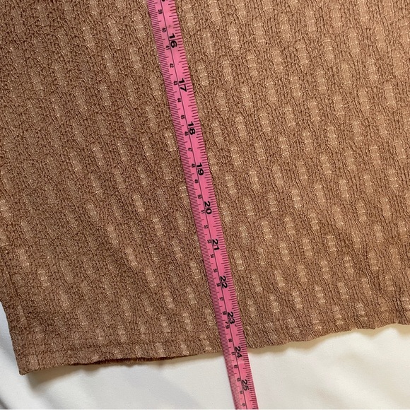 Tan Brown Long Sleeve Women's Top Mock Neck Texture Fabric Size Medium - Picture 5 of 6